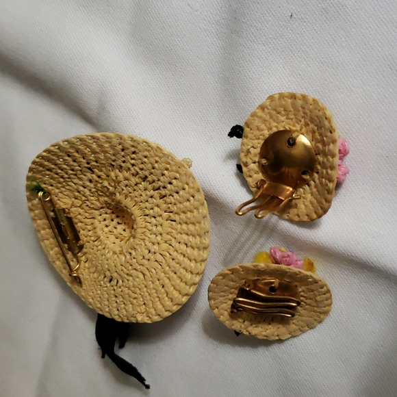 Vintage Crochet Hat Brooch and Earrings Set - Picture 3 of 5